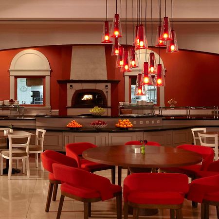 מלון Hyatt Regency בישקק מראה חיצוני תמונה
