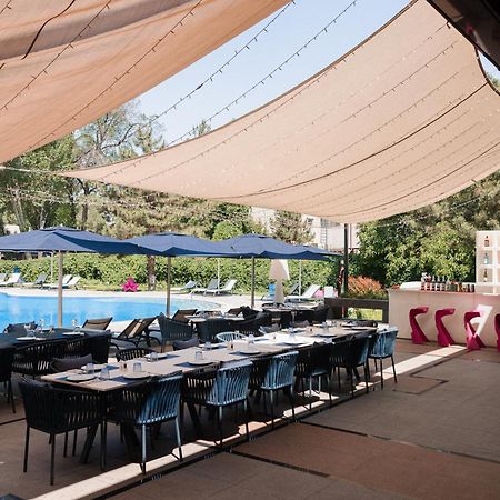 מלון Hyatt Regency בישקק מראה חיצוני תמונה