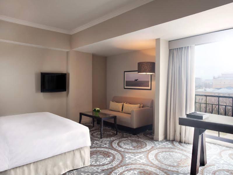 מלון Hyatt Regency בישקק מראה חיצוני תמונה