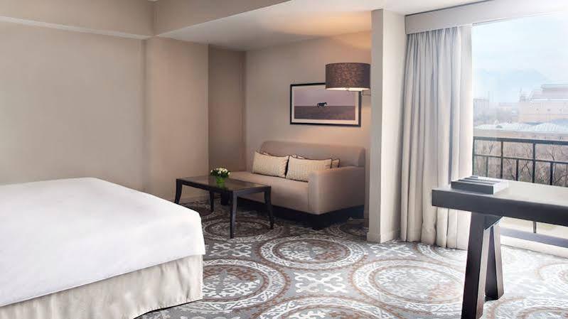 מלון Hyatt Regency בישקק מראה חיצוני תמונה