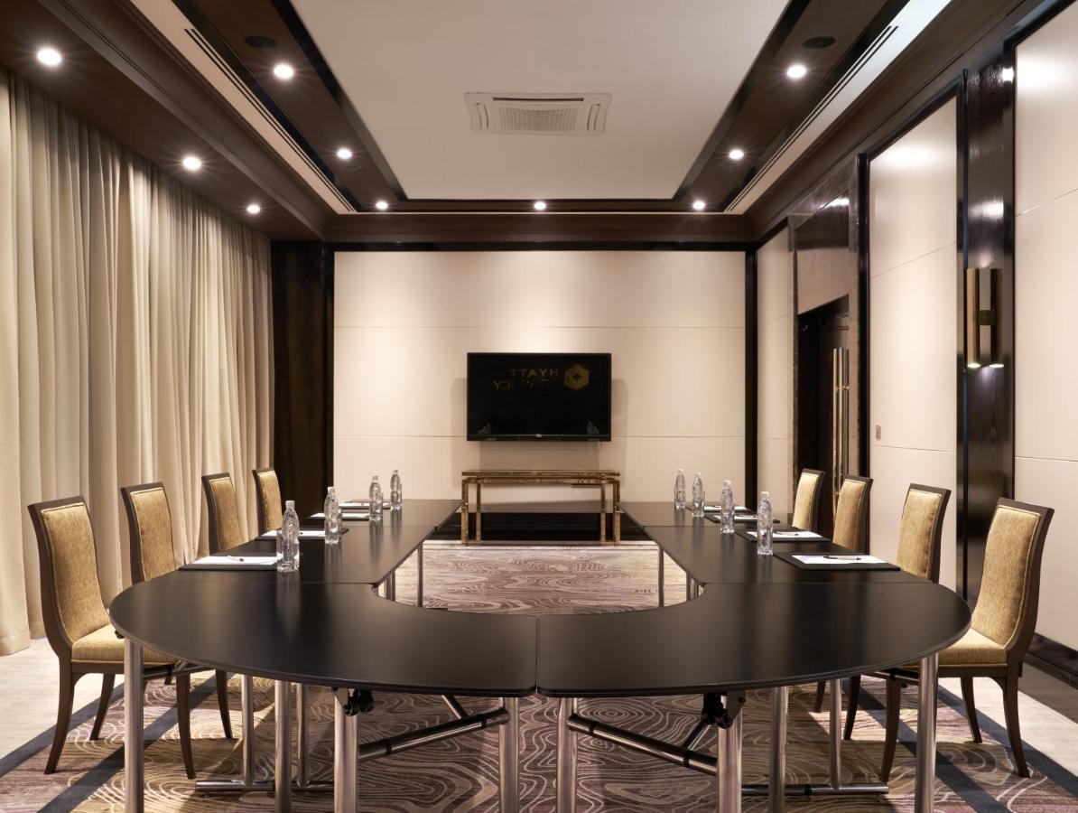 מלון Hyatt Regency בישקק מראה חיצוני תמונה