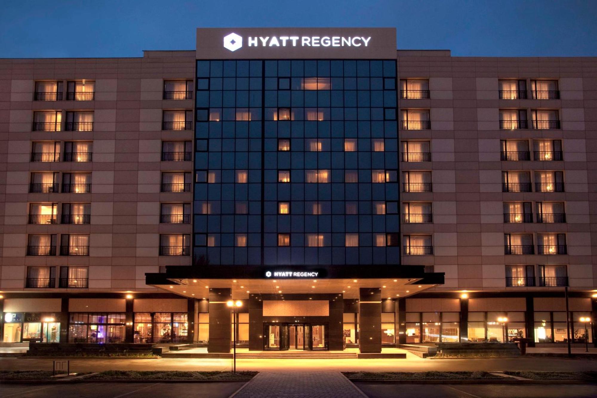 מלון Hyatt Regency בישקק מראה חיצוני תמונה